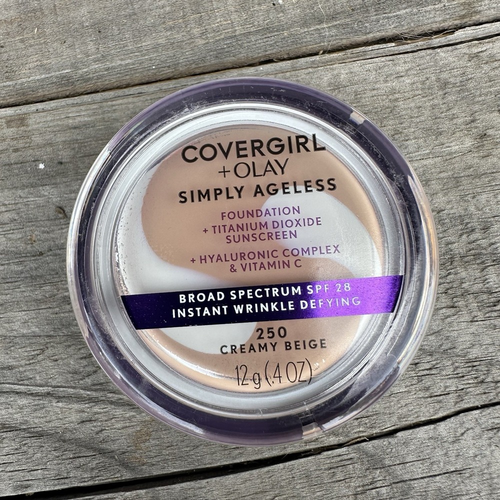 Covergirl + Olay Simply Ageless Foundation - 250 Creamy Beige - NEW